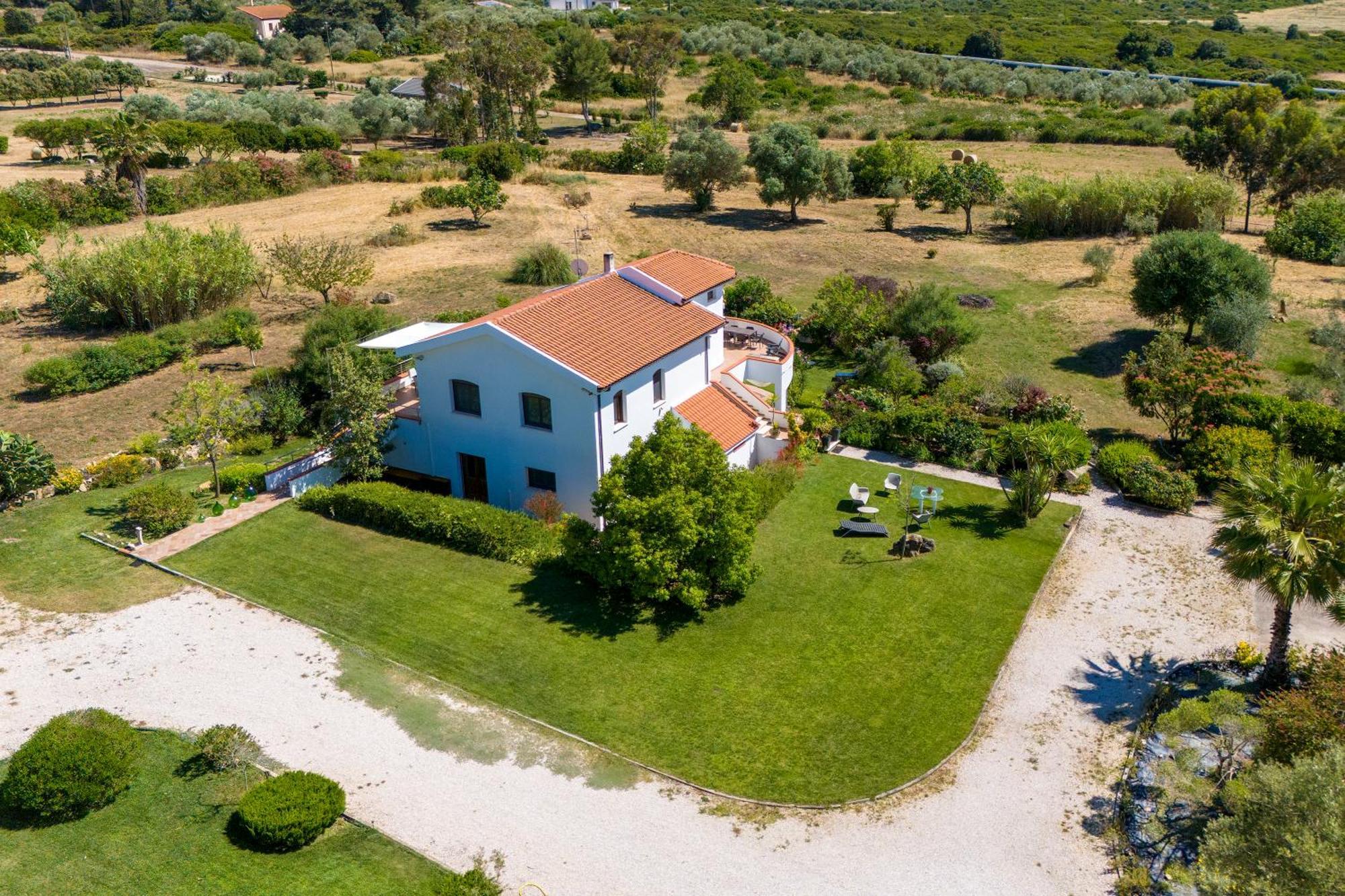 Sardinia Re - Villa Fioretta Flowers Apartments أولميدو المظهر الخارجي الصورة