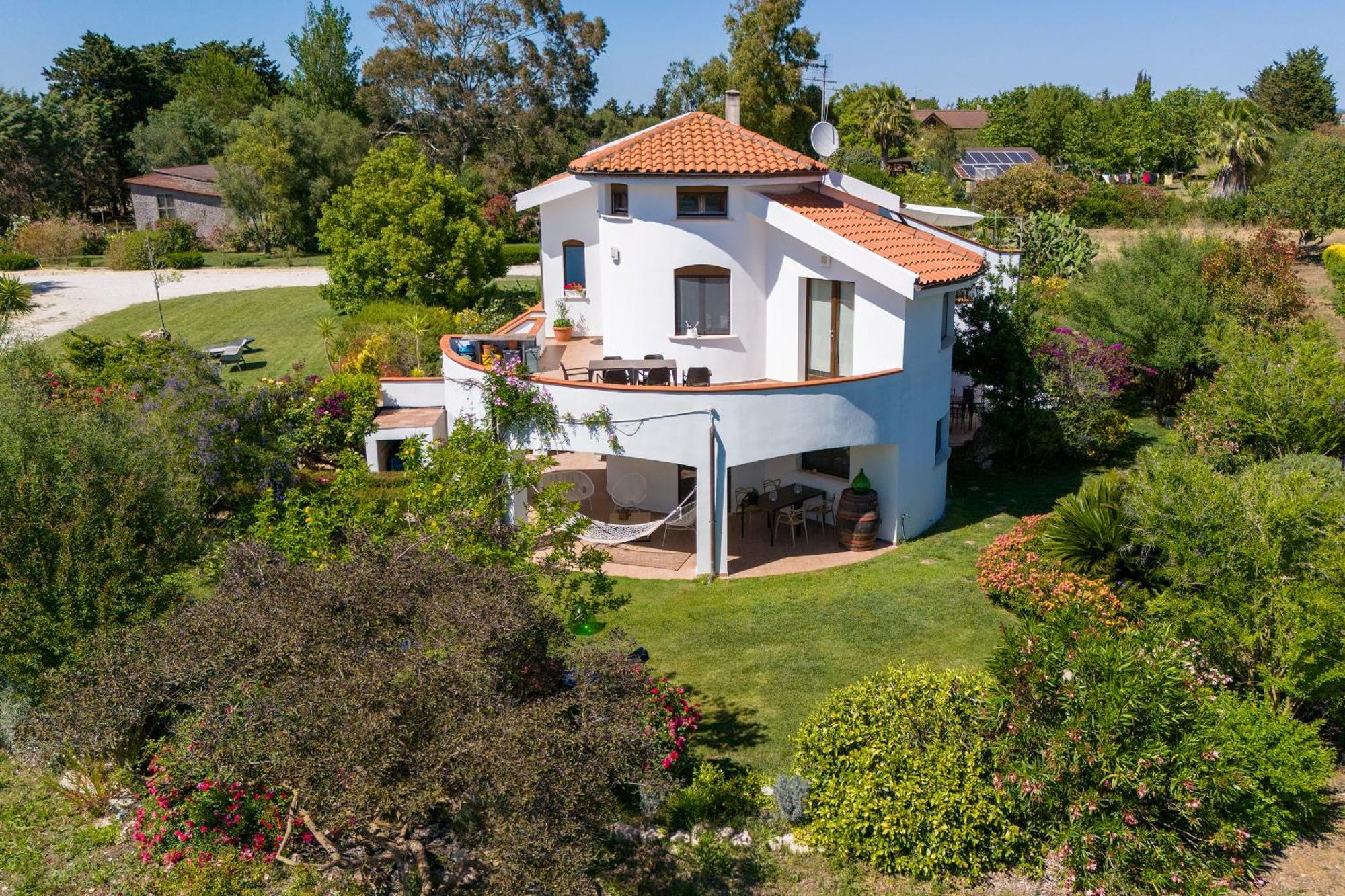 Sardinia Re - Villa Fioretta Flowers Apartments أولميدو المظهر الخارجي الصورة